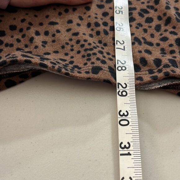 Homeyme Curvy Animal Print Long Sleeve Top with Sequin Accent Sleeves Size XXL - Picture 6 of 7